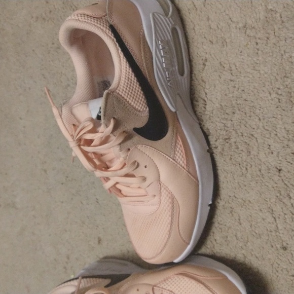 Nike sneakers - Picture 2 of 4